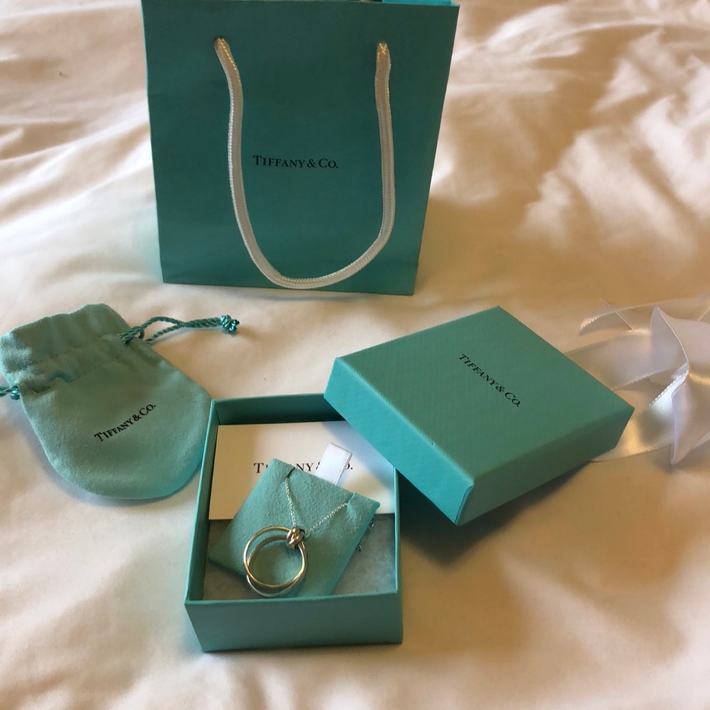 Tiffany’s necklace, circle pendant